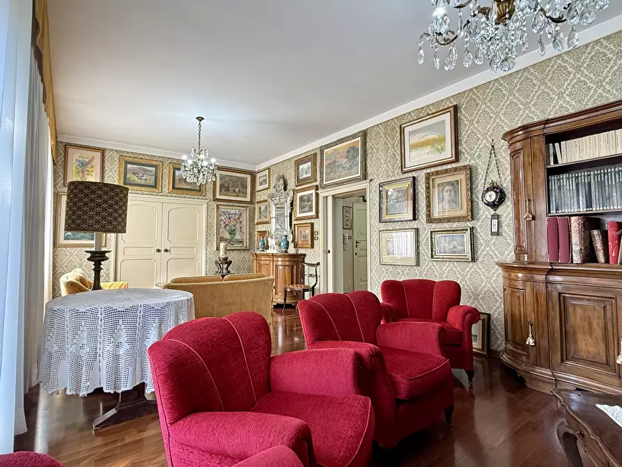 Immagine 7 di Pentalocale in vendita  in Via Del Borgo di San Pietro a Bologna