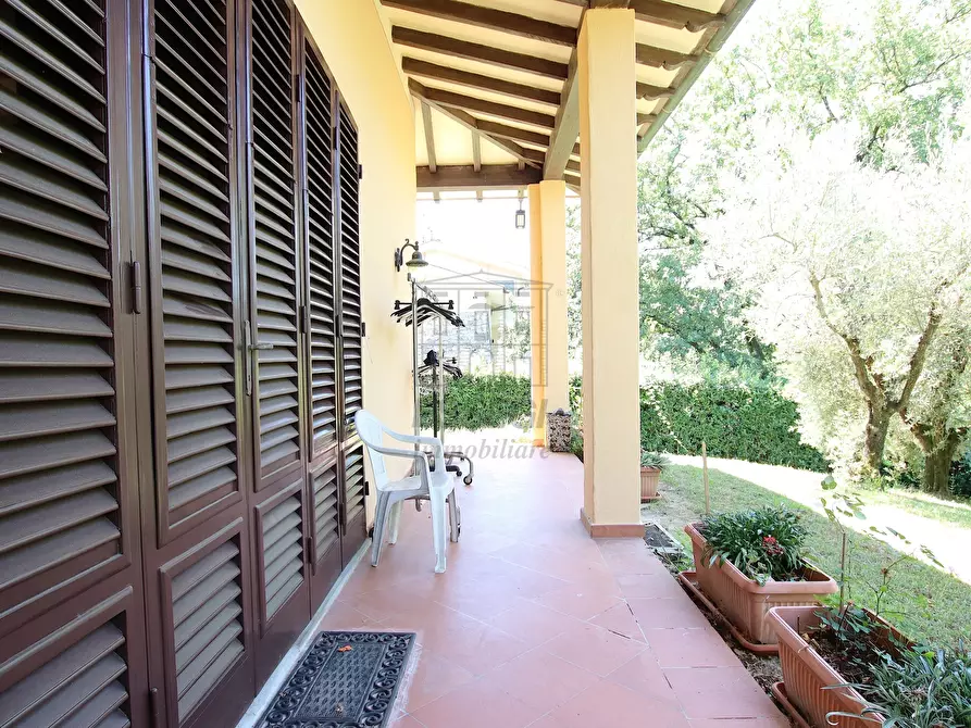 Immagine 13 di Villa in vendita  in Via dei Borelli a Lucca