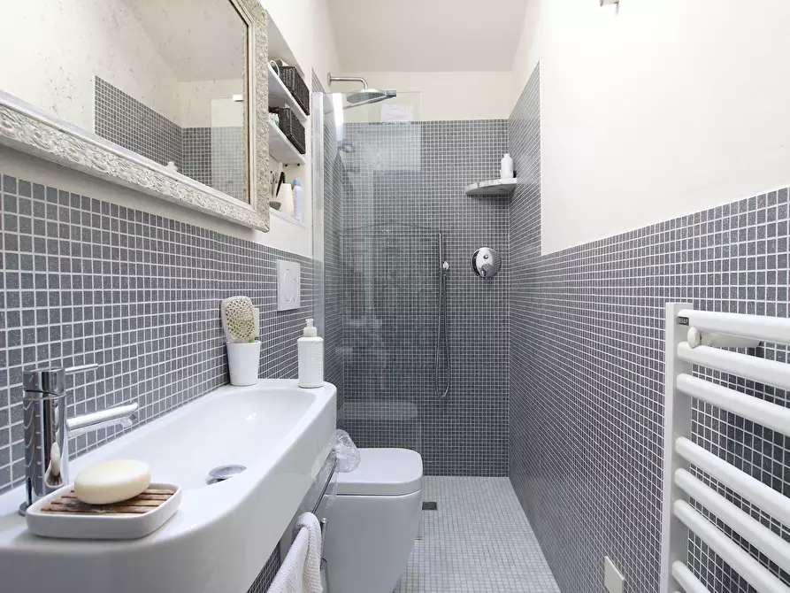 Immagine 32 di Rustico / casale in vendita  in Via di Mastiano e Gugliano 1024 a Lucca