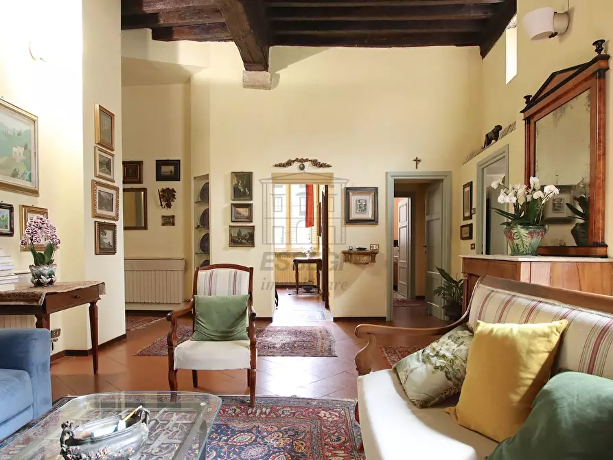 Immagine 5 di Appartamento in vendita  in Via Buia a Lucca