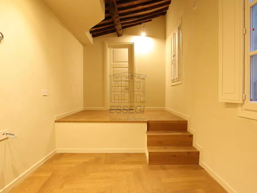 Immagine 15 di Appartamento in vendita  in Piazza San Giusto a Lucca