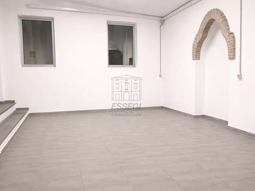 Immagine 7 di Garage in vendita  in Via Beccheria 35 a Lucca