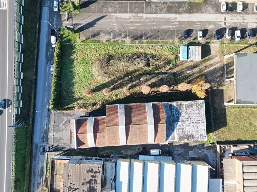 Immagine 12 di Capannone industriale in vendita  in Traversa I Via delle Fornacette 109 a Lucca