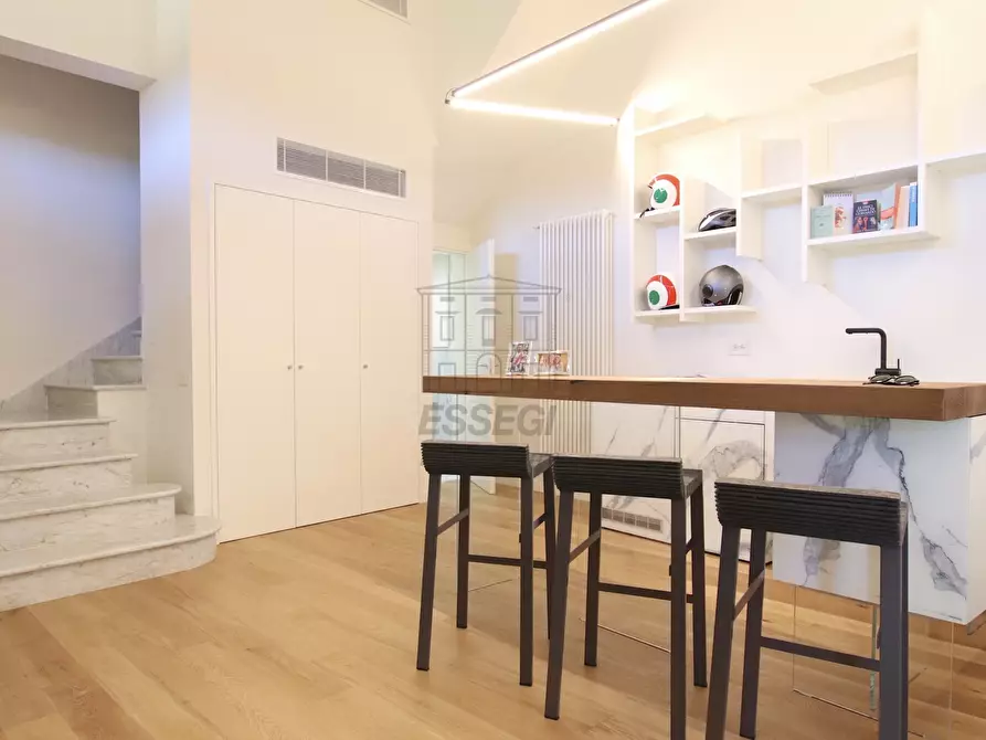 Immagine 11 di Appartamento in vendita  in Via del Portico 13 a Lucca