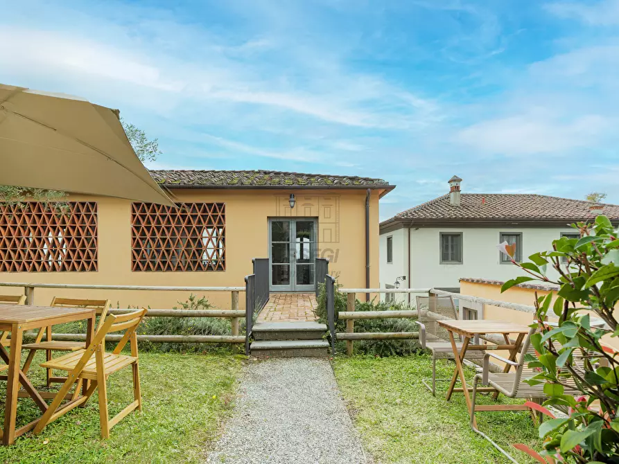 Immagine 4 di Rustico / casale in vendita  in Per matraia 22 a Capannori