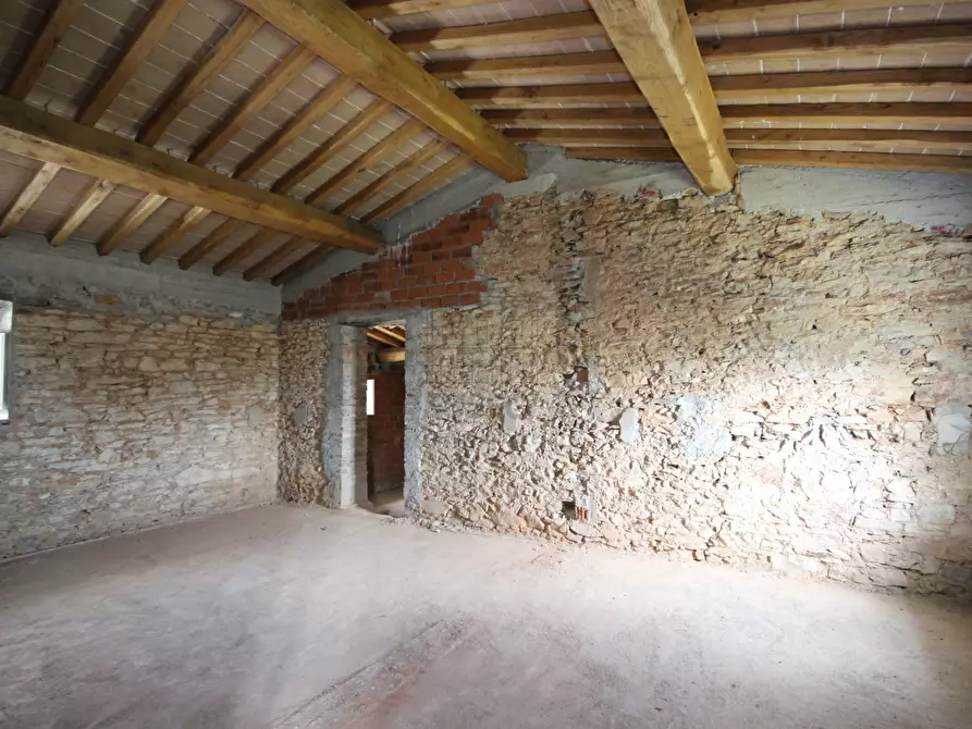 Immagine 3 di Rustico / casale in vendita  in Via del Cimitero di Vicopelago a Lucca