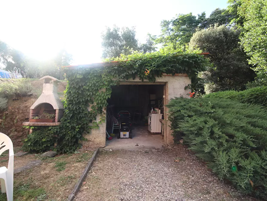 Immagine 29 di Rustico / casale in vendita  in Via della Chiesa XXIII 405 a Lucca