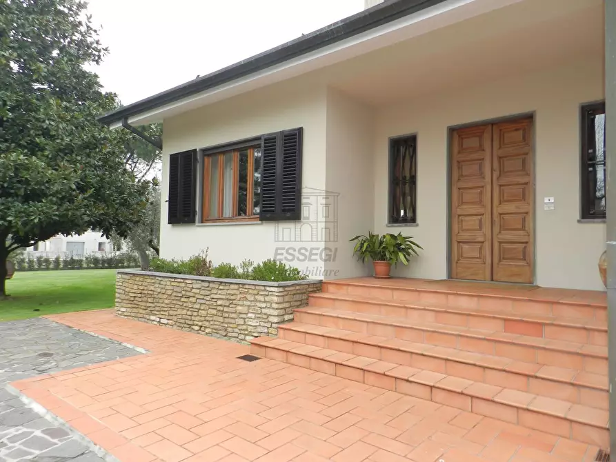 Immagine 53 di Villa in vendita  in Traversa II Via Vecchia Pesciatina 84 a Lucca