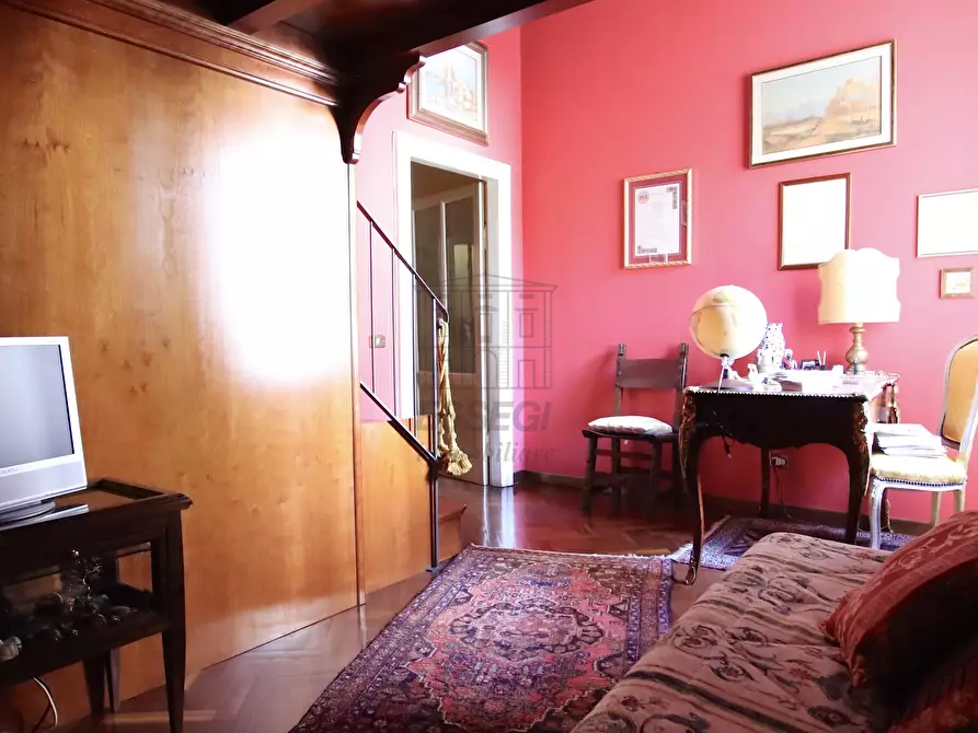 Immagine 15 di Appartamento in vendita  in VIa Fillungo a Lucca