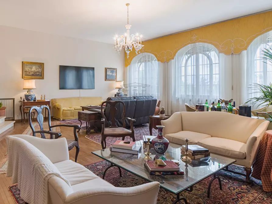 Immagine 13 di Villa in vendita  in Via dei Poveri Vecchi 749 a Lucca