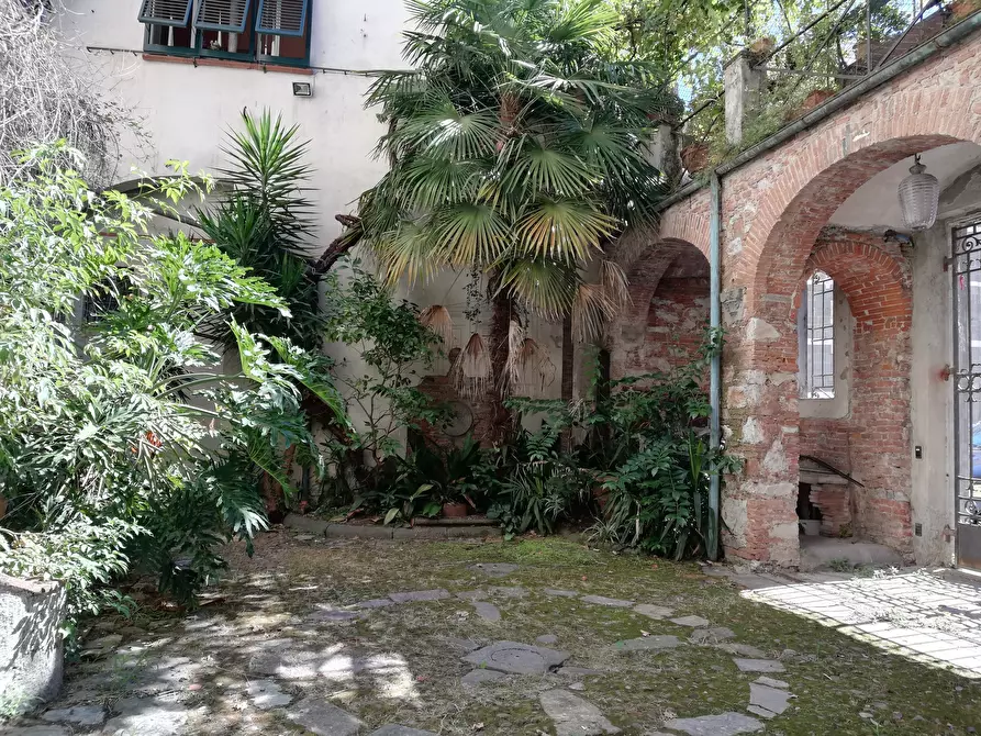 Immagine 1 di Appartamento in vendita  in via busdraghi a Lucca