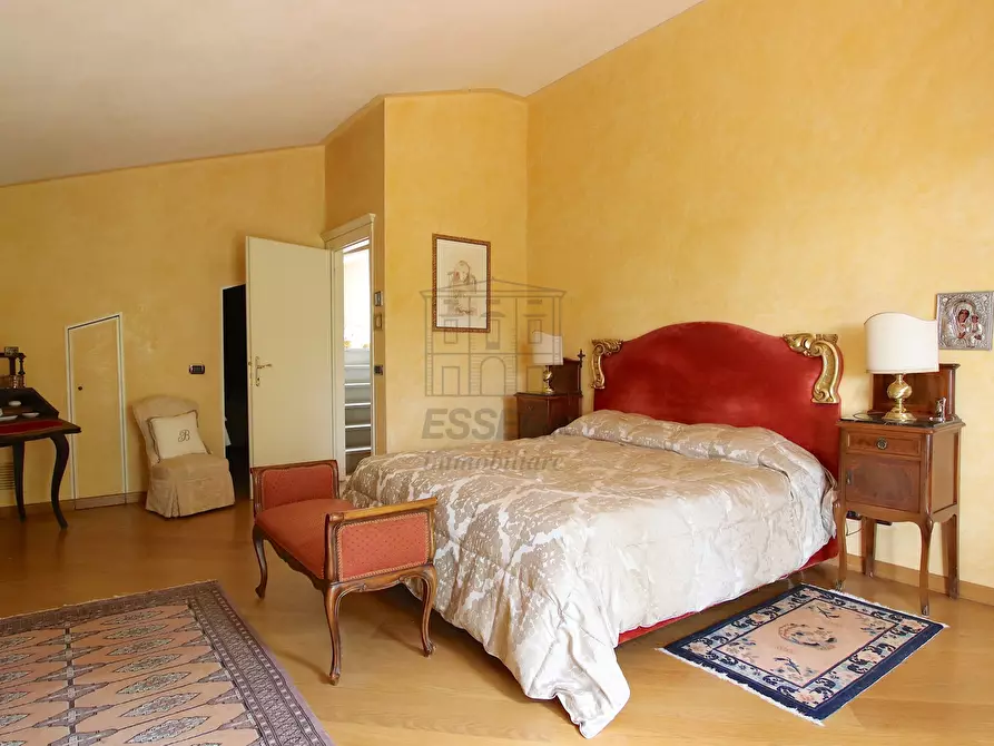 Immagine 21 di Villa in vendita  in Via dei Cotani 211 a Lucca