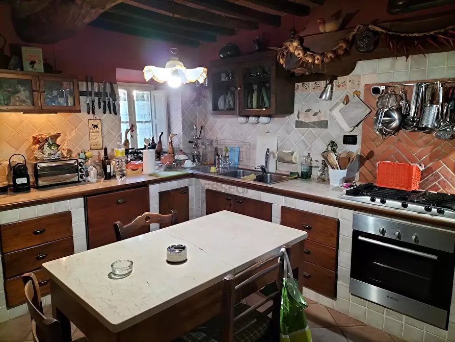 Immagine 14 di Rustico / casale in vendita  a Capannori
