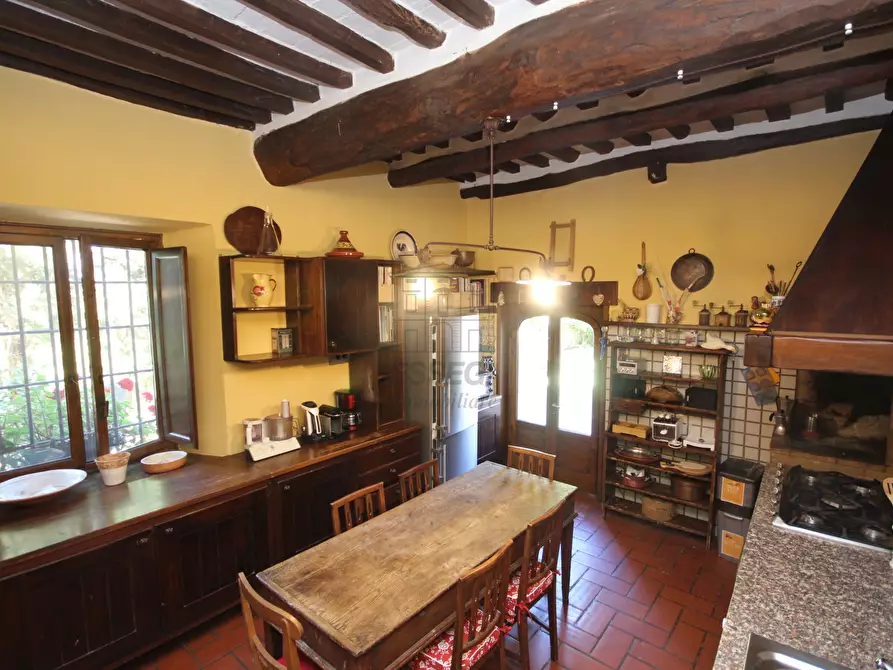 Immagine 28 di Rustico / casale in vendita  a Lucca