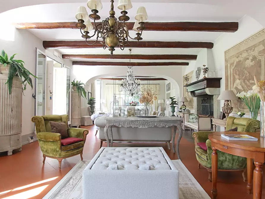 Immagine 9 di Villa in vendita  in vicopelago a Lucca
