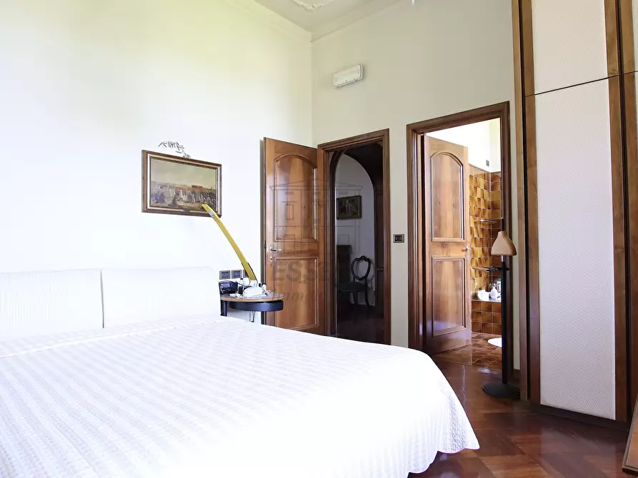 Immagine 21 di Villa in vendita  in Via Pietro Paolini 303 a Lucca