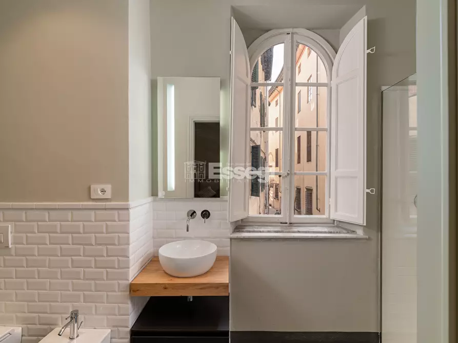 Immagine 11 di Appartamento in vendita  in Via Sant'Andrea a Lucca