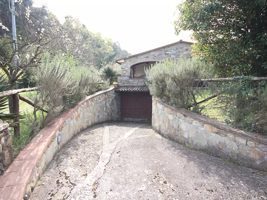Immagine 29 di Villa in vendita  in Via Capo di Vico 3A a Lucca