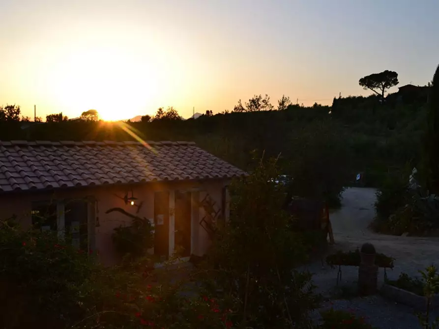 Immagine 12 di Rustico / casale in vendita  in via di san martino a Lucca