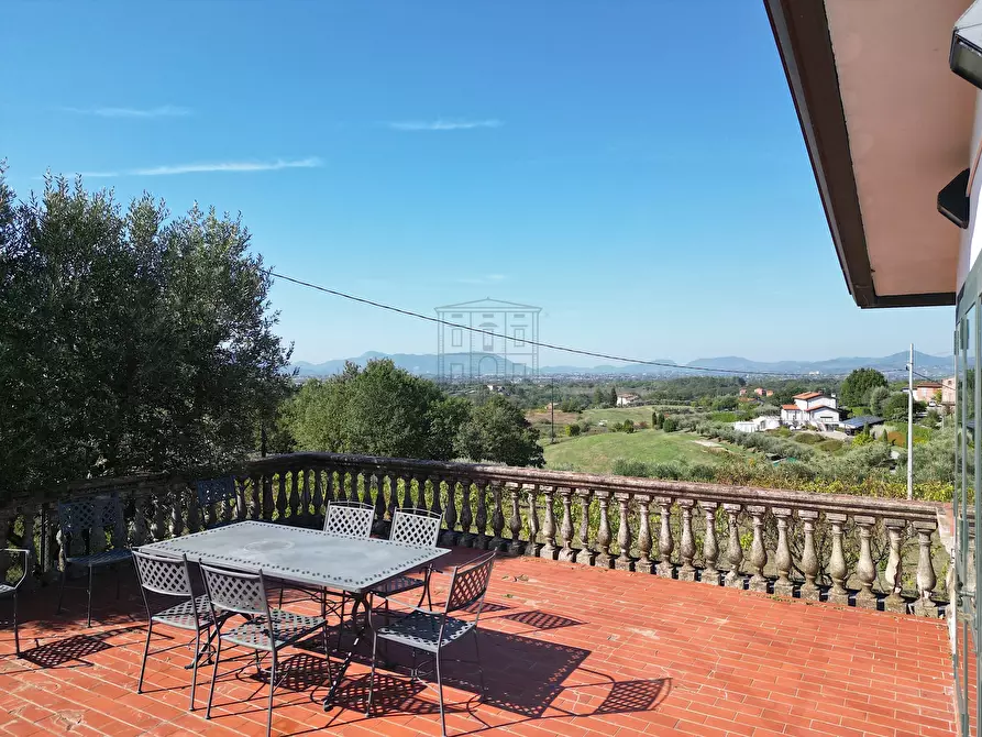 Immagine 5 di Villa in vendita  in Via dei Pieroni a Capannori