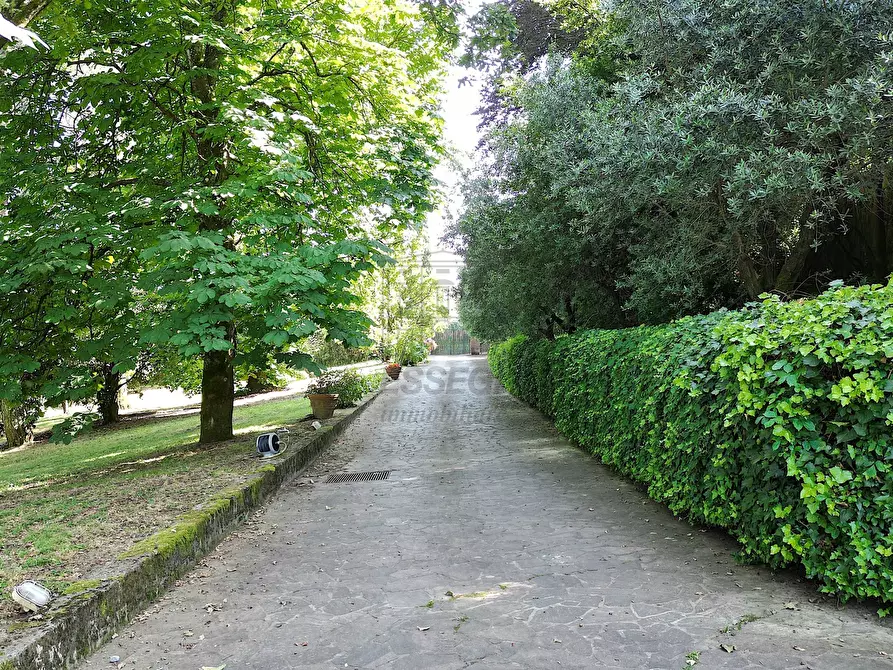 Immagine 35 di Villa in vendita  in Via di Moriano a Lucca