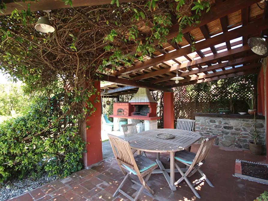 Immagine 11 di Rustico / casale in vendita  in Via dei Marzi 463 a Lucca