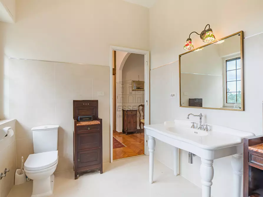 Immagine 30 di Villa in vendita  in Via dei Poveri Vecchi 749 a Lucca