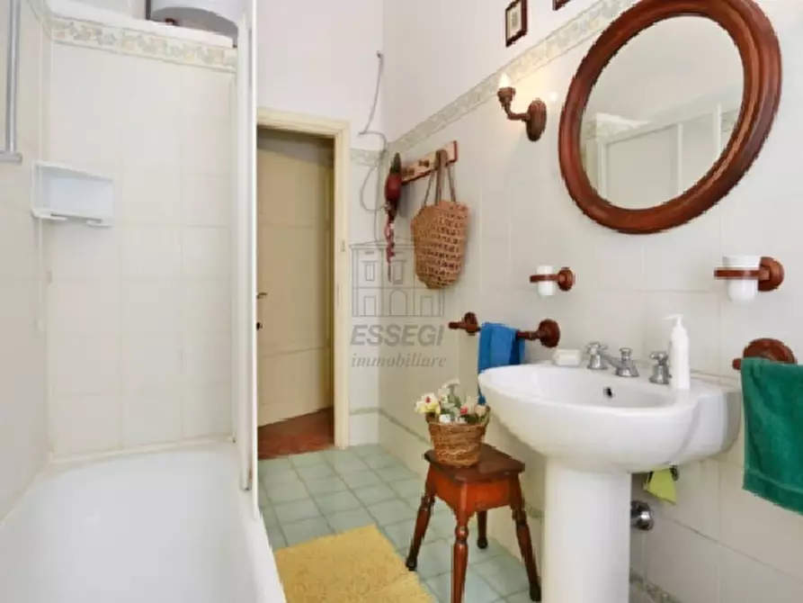 Immagine 25 di Villa in affitto  in Via di Piaggiori 316 a Capannori