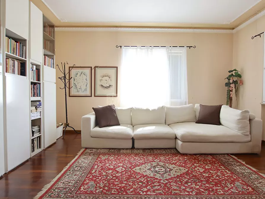 Immagine 12 di Villa in vendita  in Via del Parco 49 a Capannori
