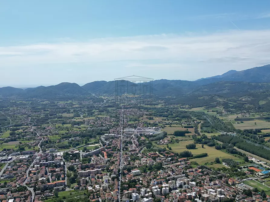 Immagine 49 di Villa in vendita  in Via Castruccio Buonamici a Lucca