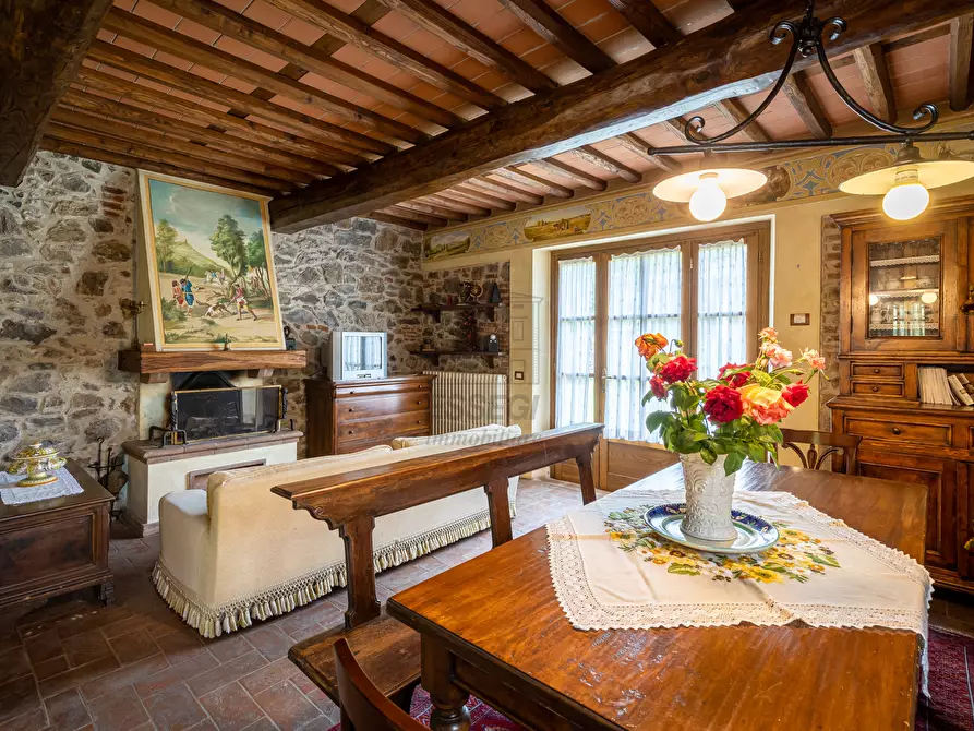 Immagine 12 di Villa in vendita  in via del maccennere a Lucca