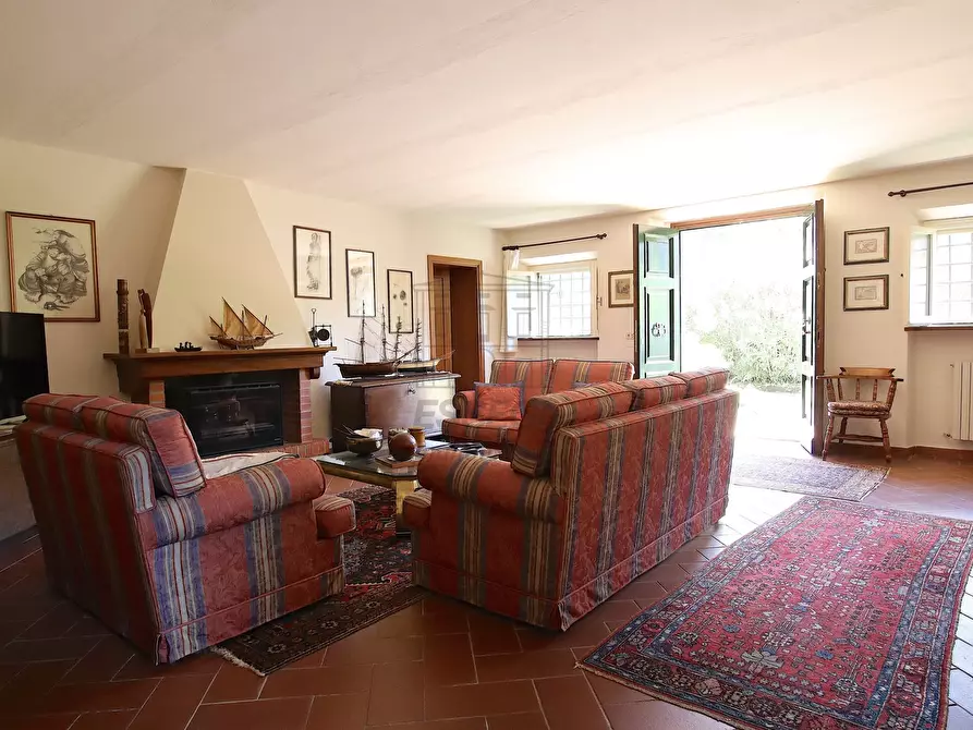 Immagine 11 di Villa in vendita  in San Martino in Freddana a Lucca