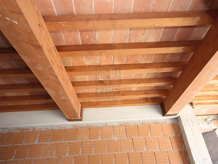 Immagine 24 di Rustico / casale in vendita  a Lucca