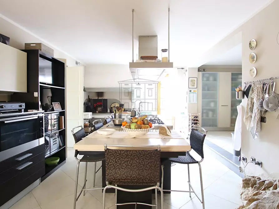 Immagine 11 di Villa in vendita  in Via dei Cotani 211 a Lucca