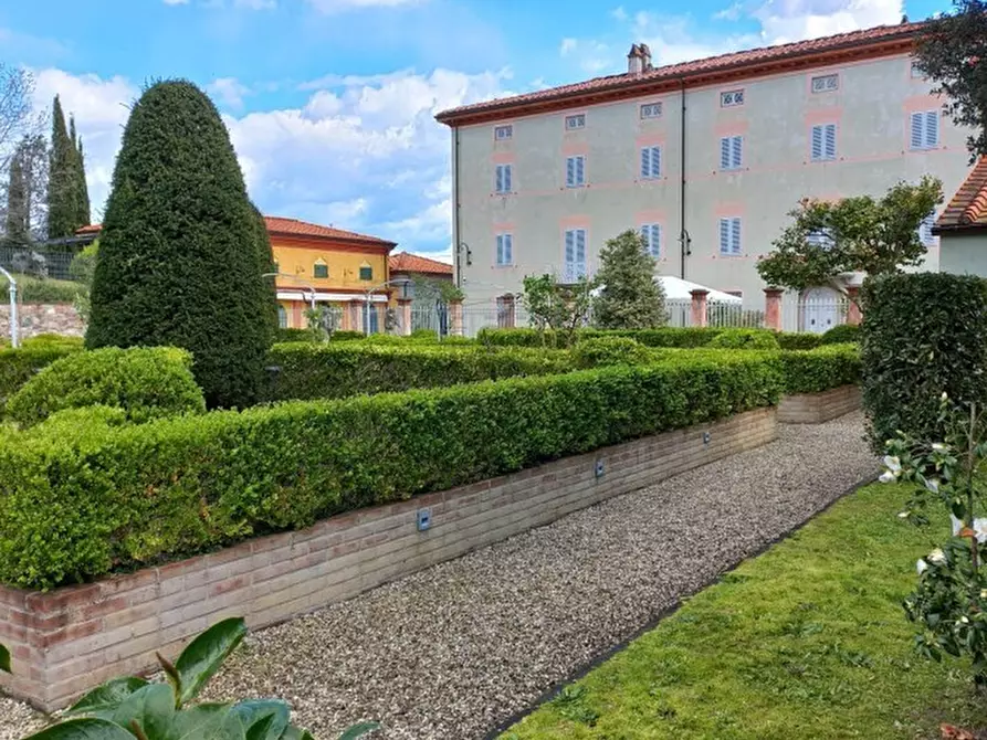 Immagine 1 di Villa in vendita  in Via di Tiglio 1234 a Lucca