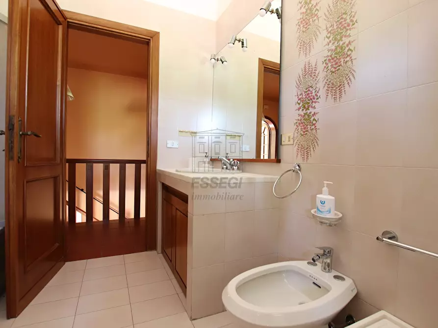 Immagine 66 di Villa in vendita  in Via di segromigno a Capannori