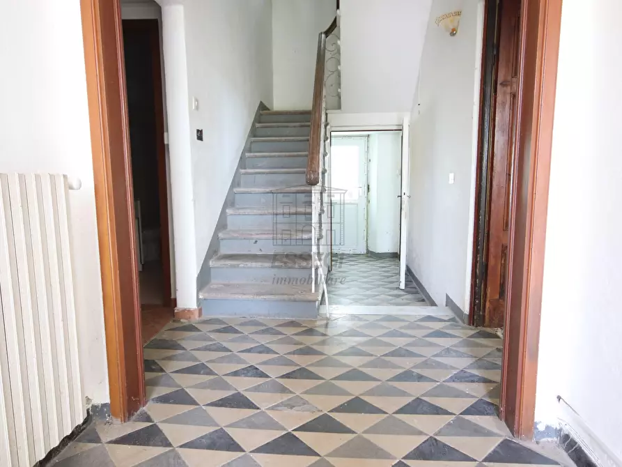 Immagine 10 di Villa in vendita  in Via della Repubblica a Capannori