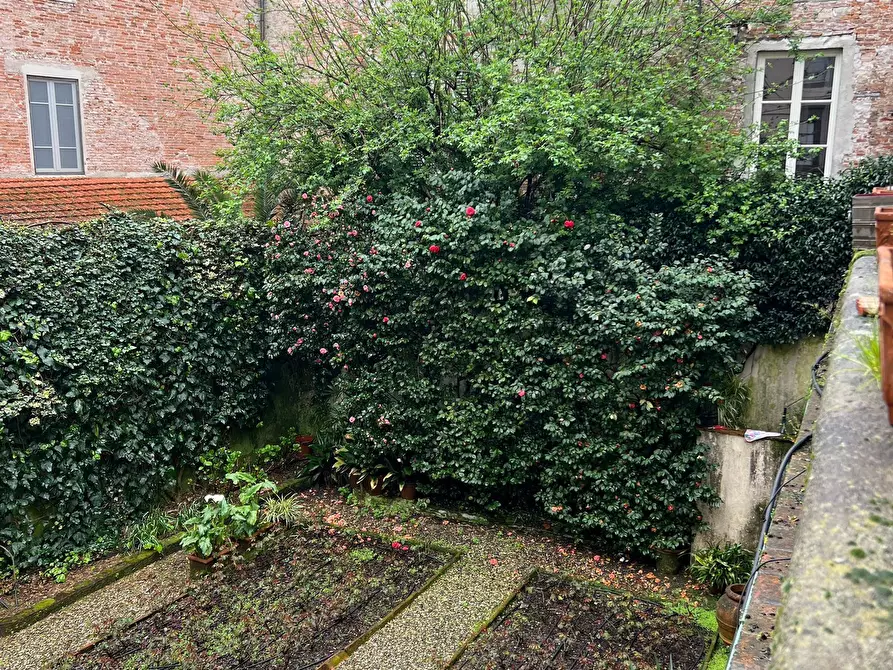 Immagine 18 di Appartamento in vendita  in Piazza San Michele 46 a Lucca