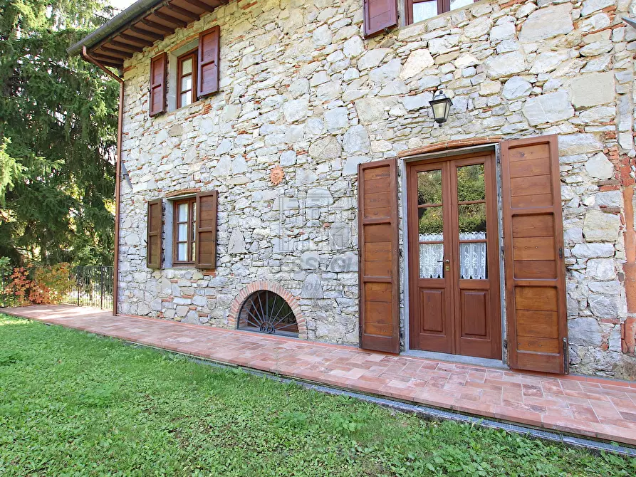 Immagine 22 di Rustico / casale in vendita  in Via San Gemma Galgani 4 a Pescaglia