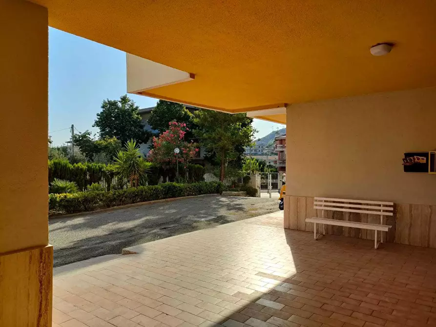 Immagine 12 di Quadrilocale in vendita  in Viale Aldo Moro 4 a Bova Marina