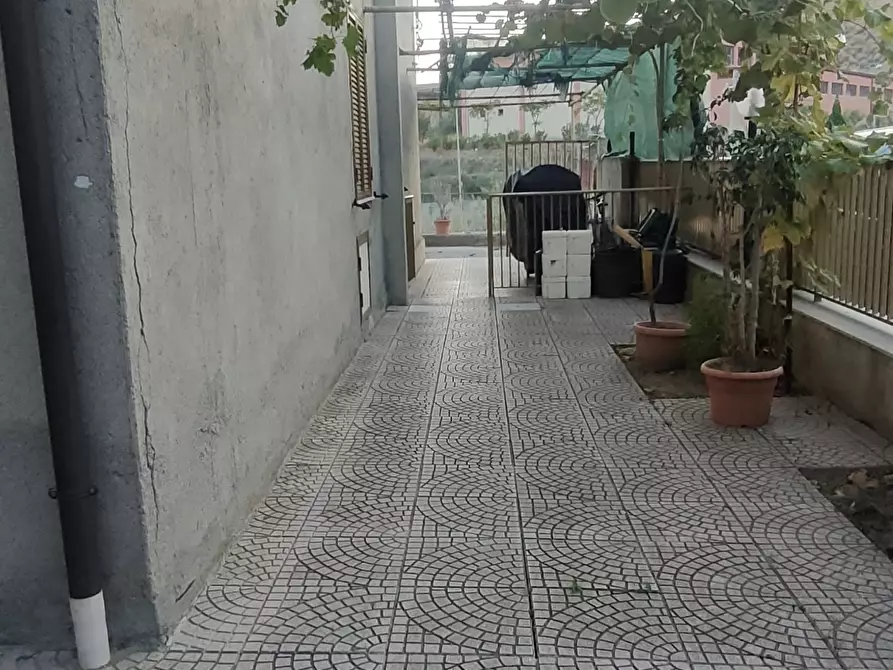 Immagine 14 di Trilocale in affitto  a Bova Marina