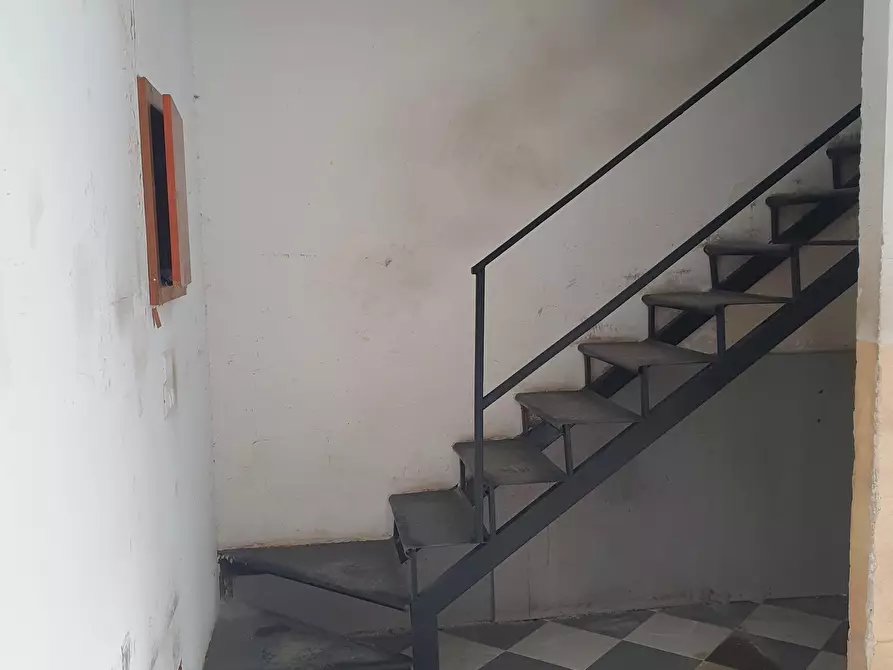 Immagine 5 di Locale commerciale in affitto  in via Battaglia a Reggio Di Calabria