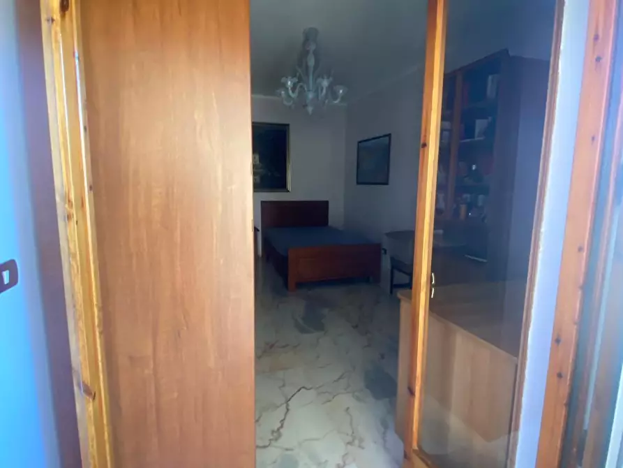 Immagine 31 di Pentalocale in vendita  in Viale Aldo Moro 15 a Bova Marina