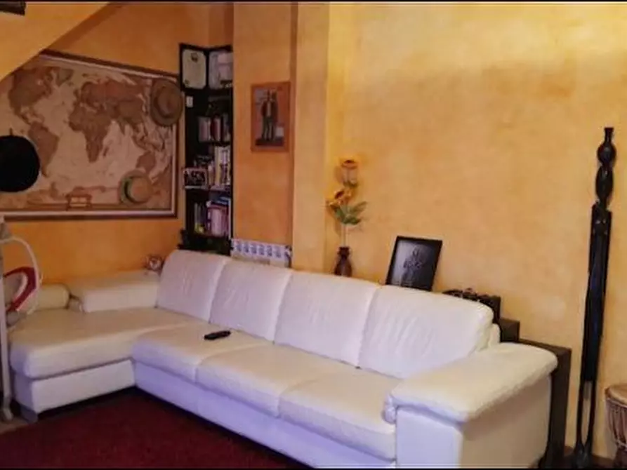 Immagine 3 di Casa semindipendente in vendita  a Sarzana