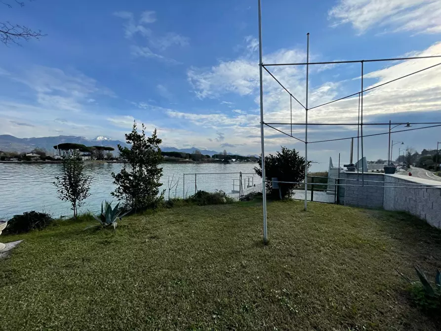 Immagine 34 di Casa indipendente in vendita  a Ameglia