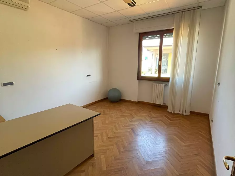 Immagine 8 di Pentalocale in vendita  a Castelnuovo Magra