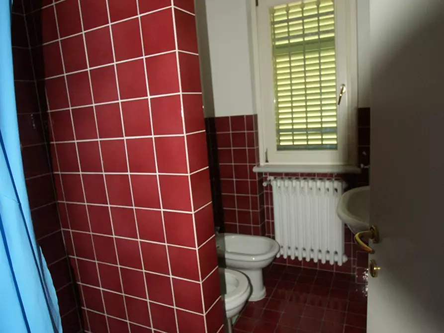 Immagine 12 di Porzione di casa in vendita  a Carrara