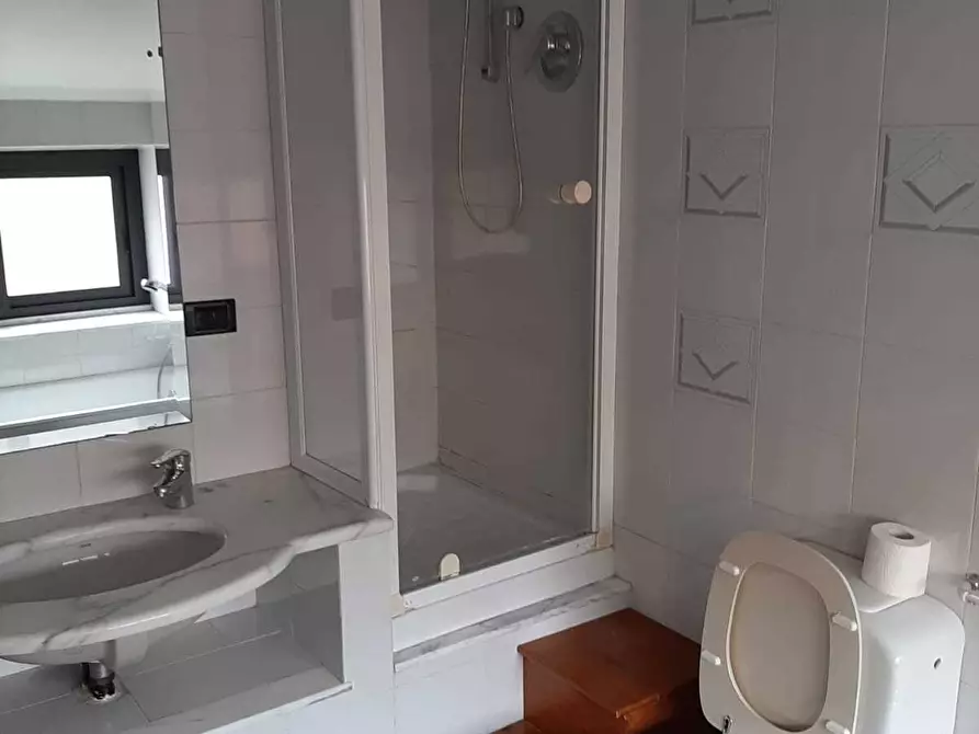 Immagine 12 di Pentalocale in vendita  a Sarzana