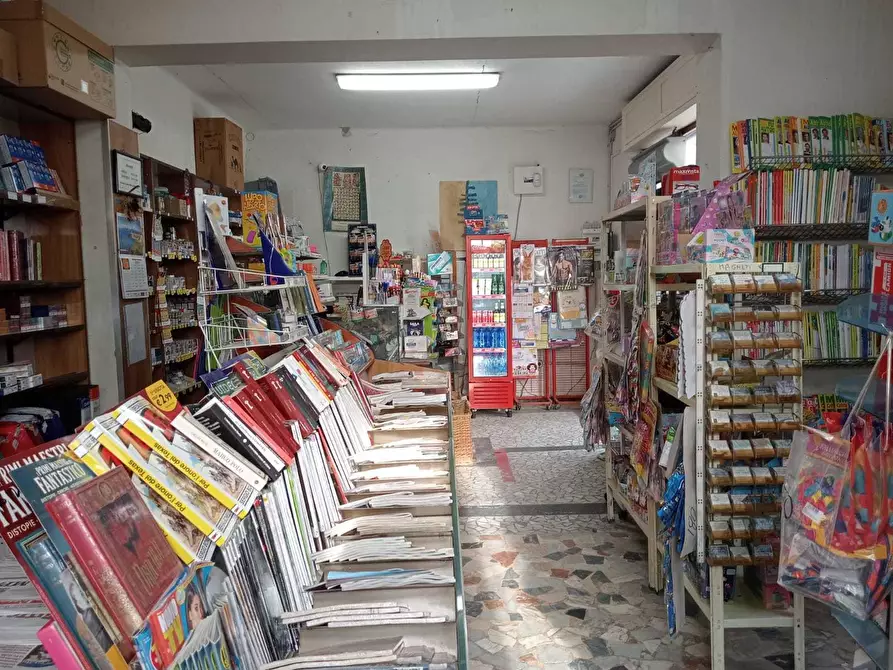 Immagine 3 di Tabaccheria in vendita  a Ameglia