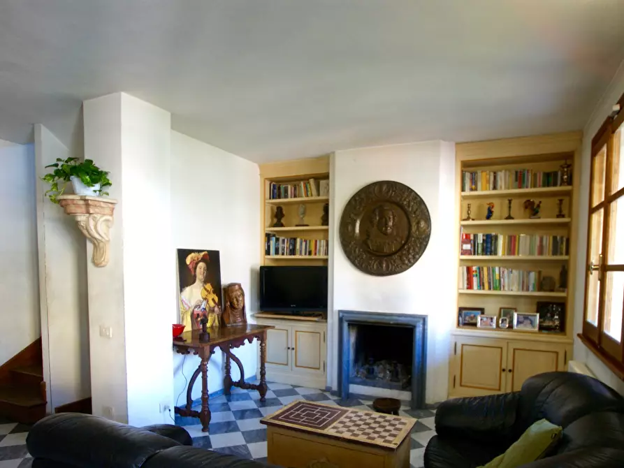 Immagine 8 di Villa in vendita  a Sarzana